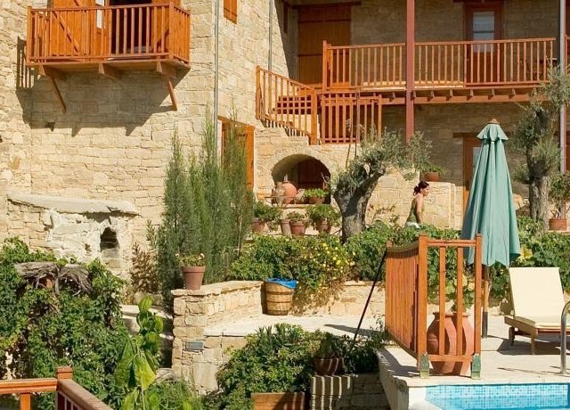 Eveleos 1SK dorpshuis, Tochni, Cyprus